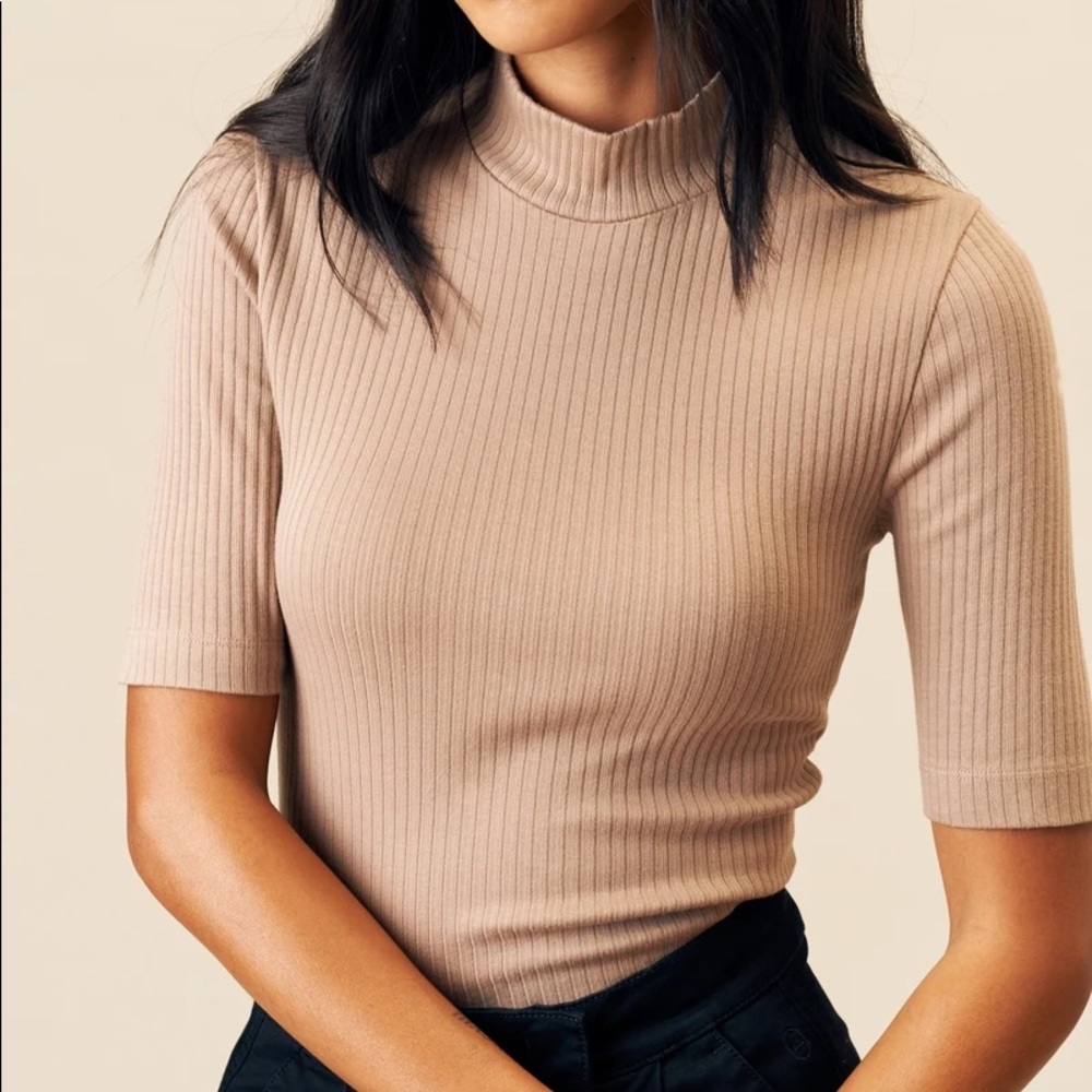 SOLD Kotn ribbed mockneck